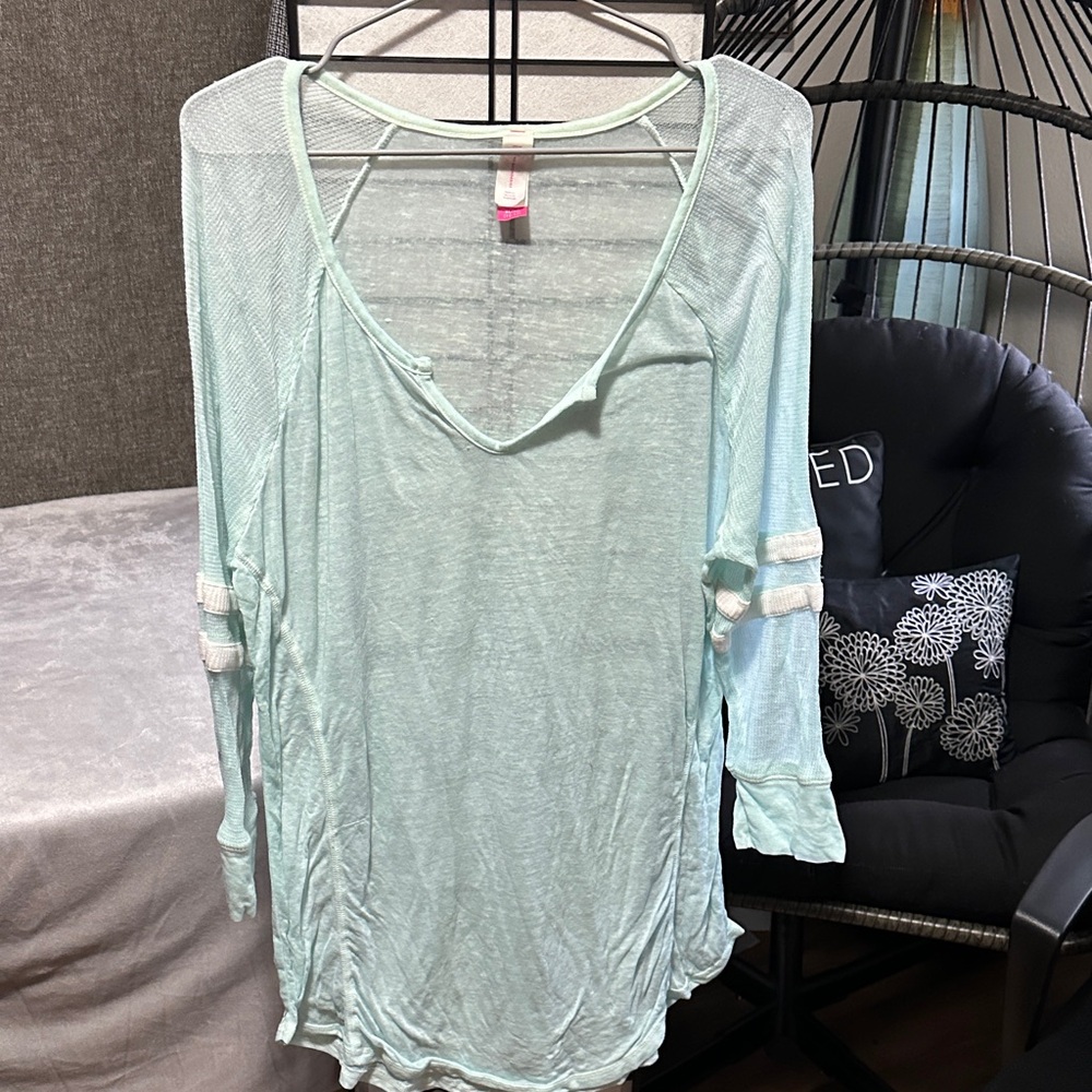 No Boundaries Mint Sheer V-Neck Top